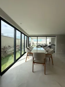 Casa de Condomínio com 4 Quartos à venda, 254m² no Cidade Alpha, Eusébio