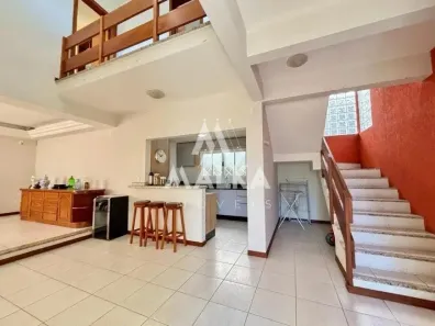 Casa com 3 Quartos para alugar, 262m² no Pantanal, Florianópolis