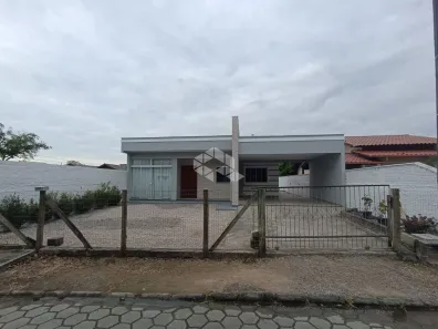 Casa com 3 Quartos à venda, 160m² no Barra do Aririú, Palhoça