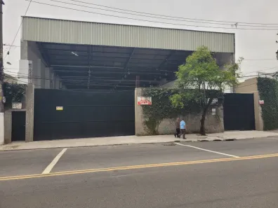 Galpão/Depósito/Armazém para alugar, 1100m² no Aliança, Osasco