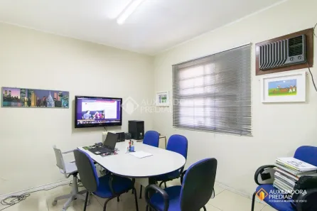 Sala Comercial à venda, 140m² no Rio Branco, Porto Alegre