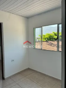 Sobrado com 2 Quartos à venda, 60m² no Jardim Casa Branca, Caraguatatuba