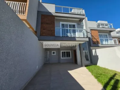 Sobrado com 3 Quartos à venda, 138m² no Capão Raso, Curitiba