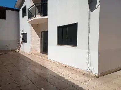 Casa com 3 Quartos para alugar, 250m² no Queluz, Conselheiro Lafaiete