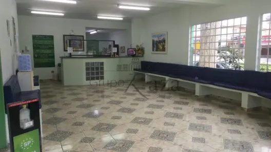 Prédio Comercial com 7 Quartos à venda, 550m² no Vila Industrial, São José dos Campos