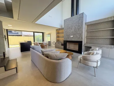 Casa de Condomínio com 4 Quartos à venda, 196m² no XANGRI-LÁ, Xangri-lá