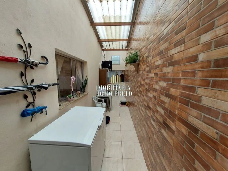 Casa com 3 quartos — Santa Mônica, Belo Horizonte