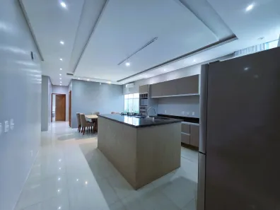 Casa de Condomínio com 3 Quartos para alugar, 360m² no Ponta Negra, Manaus
