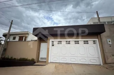 Casa com 3 Quartos à venda, 151m² no Jardim Santa Elisa, São Carlos