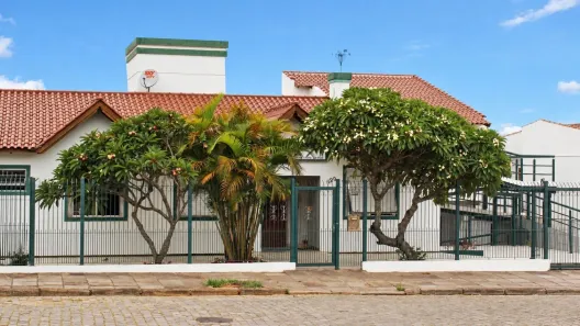 Casa com 11 Quartos para alugar, 532m² no Vila Nova, Porto Alegre