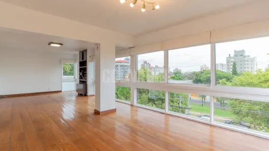 Apartamento com 3 Quartos à venda, 190m² no Passo da Areia, Porto Alegre