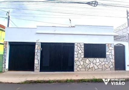 Casa com 5 Quartos para alugar, 168m² no Fabrício, Uberaba