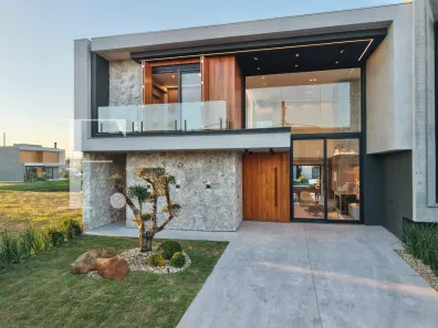 Sobrado com 4 Quartos à venda, 257m² no , Xangri-Lá