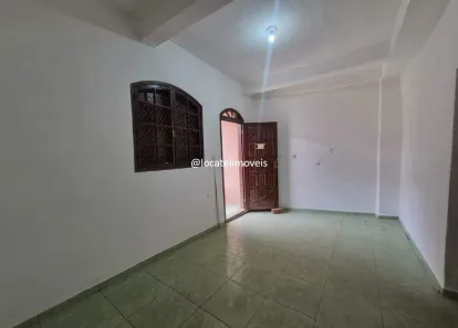 Casa com 2 Quartos para alugar, 100m² no Araguaia, Belo Horizonte