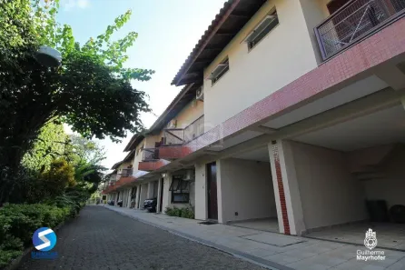 Casa de Condomínio com 3 Quartos à venda, 177m² no Cavalhada, Porto Alegre