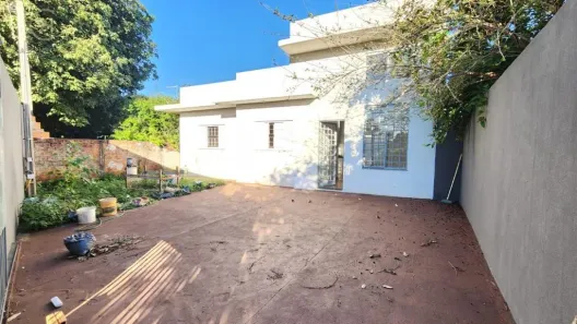Casa com 3 Quartos para alugar, 80m² no Jardim Guararapes, Londrina