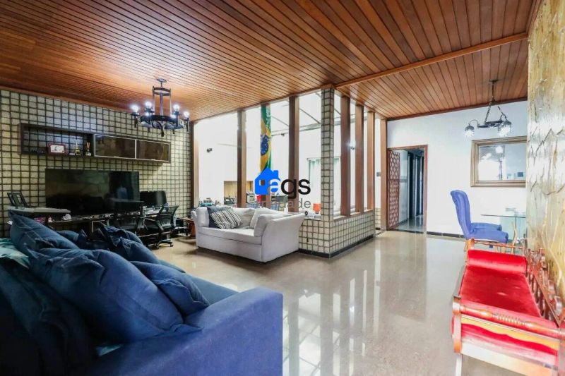 Casa com 4 quartos — Sagrada Família, Belo Horizonte