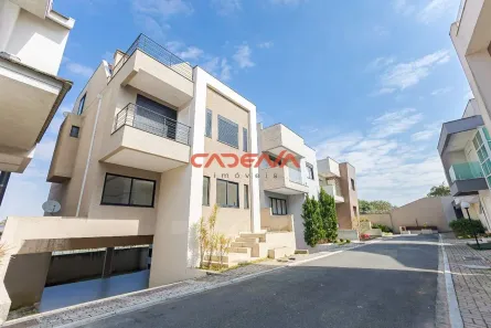 Casa de Condomínio com 4 Quartos para alugar, 295m² no Campo Comprido, Curitiba