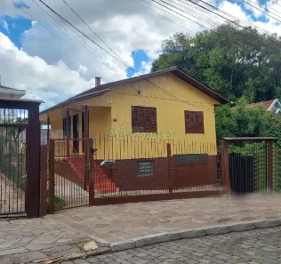 Casa com 3 Quartos para alugar, 60m² no Petrópolis, Caxias do Sul
