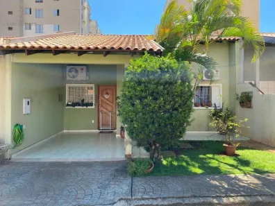 Casa de Condomínio com 2 Quartos à venda, 80m² no Conjunto Habitacional Santiago II, Londrina