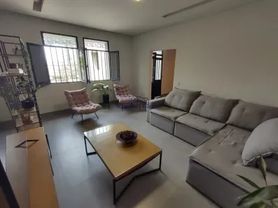 Casa com 5 Quartos à venda, 227m² no Padre Eustáquio, Belo Horizonte