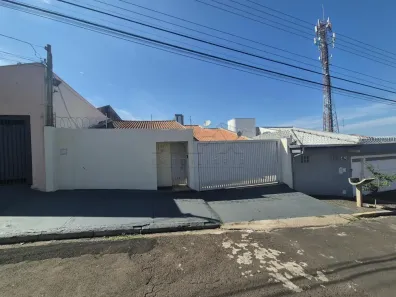 Casa com 3 Quartos para alugar, 180m² no Jardim América, Bauru