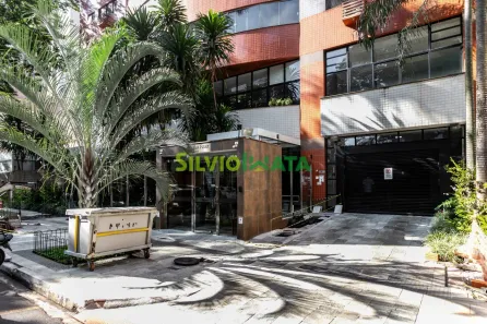 Apartamento com 4 Quartos para alugar, 209m² no Zona 01, Maringá
