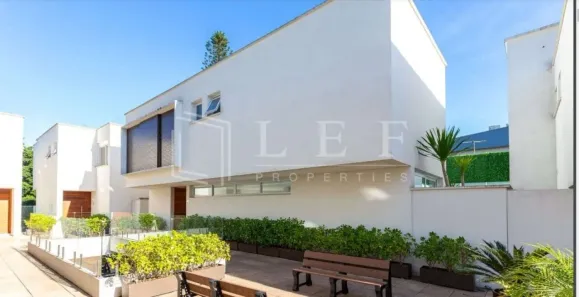 Casa de Condomínio com 4 Quartos à venda, 400m² no Jardim Petrópolis, São Paulo