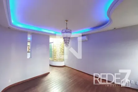 Casa com 3 Quartos à venda, 250m² no Vila Pompéia, Campinas
