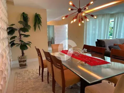 Casa de Condomínio com 3 Quartos à venda, 300m² no Piratininga, Niterói