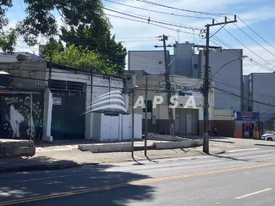 Galpão/Depósito/Armazém para alugar, 323m² no Irajá, Rio de Janeiro