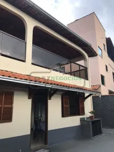 Casa com 3 Quartos à venda, 190m² no Democrata, Juiz de Fora