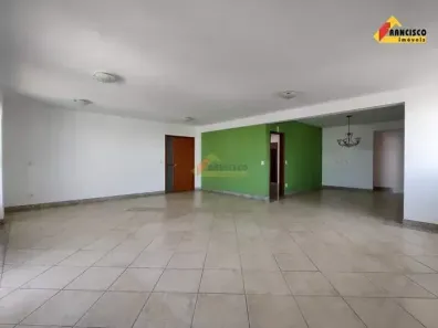 Apartamento com 3 Quartos para alugar, 240m² no Centro, Divinópolis