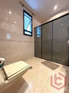 Sobrado com 4 Quartos para venda ou aluguel, 256m² no Gonzaga, Santos