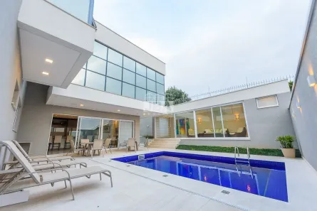 Casa de Condomínio com 5 Quartos à venda, 630m² no Uberaba, Curitiba