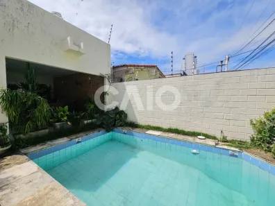 Casa com 4 Quartos à venda, 320m² no Candelária, Natal