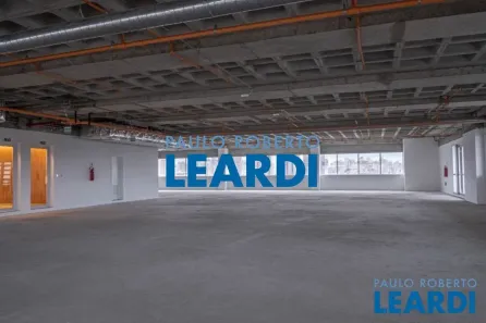 Sala Comercial para alugar, 2228m² no Várzea da Barra Funda, São Paulo