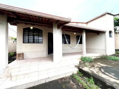Casa com 4 Quartos à venda, 210m² no Angola, Betim