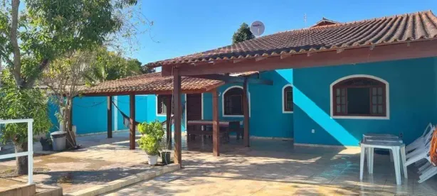 Casa com 4 Quartos para alugar, 98m² no Loteamento Extensão do Serramar, Rio das Ostras