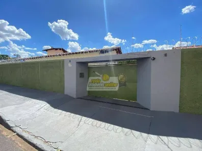 Casa com 3 Quartos para alugar, 291m² no Santa Maria, Uberaba