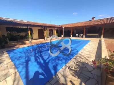 Casa com 5 Quartos à venda, 400m² no Waldemar Hauer, Londrina