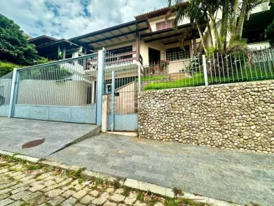 Casa com 4 Quartos à venda, 263m² no Abraão, Florianópolis