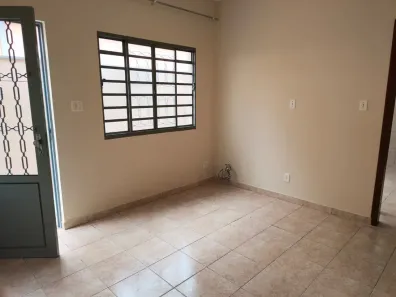Casa com 2 Quartos para alugar, 125m² no Jardim Marieta, Taubaté