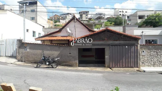 Casa com 4 Quartos à venda, 226m² no Santa Cecília, Barbacena