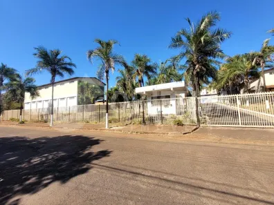 Prédio Comercial para alugar, 7000m² no Chácaras Tubalina e Quartel, Uberlândia
