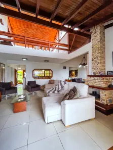 Casa com 4 Quartos à venda, 284m² no Nogueira, Petrópolis