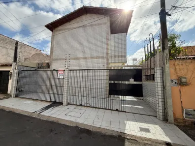 Casa com 2 Quartos para alugar, 78m² no Jacarecanga, Fortaleza