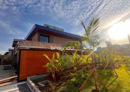 Casa de Condomínio com 4 Quartos à venda, 309m² no Rio Tavares, Florianópolis
