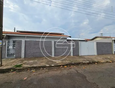 Casa com 3 Quartos para alugar, 10m² no Centro, Marília
