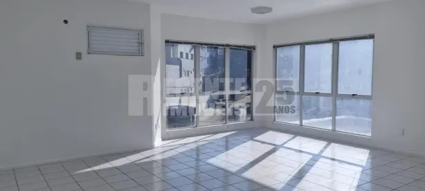 Sala Comercial à venda, 34m² no Trindade, Florianópolis